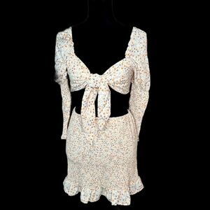 NWOT LOVE TREE | Micro Floral  2 Piece Cropped Top w/ Ruffle Skirt | Size Large